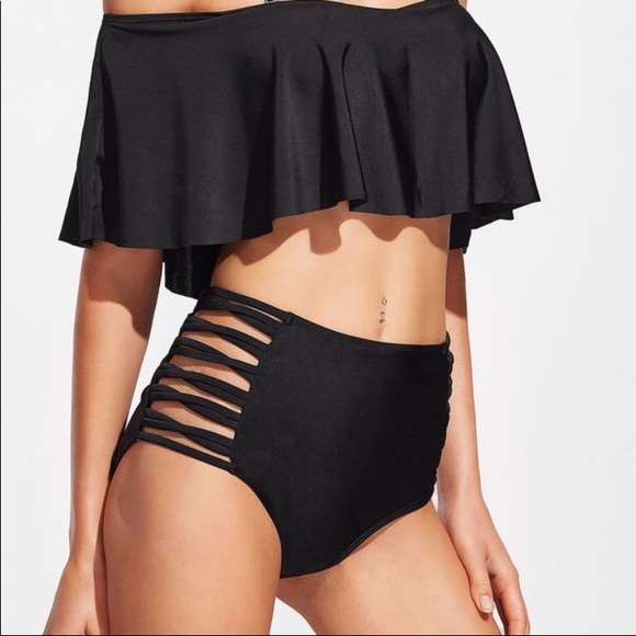 *Set* Two Piece Chic Black Bikini - Picture 2 of 10